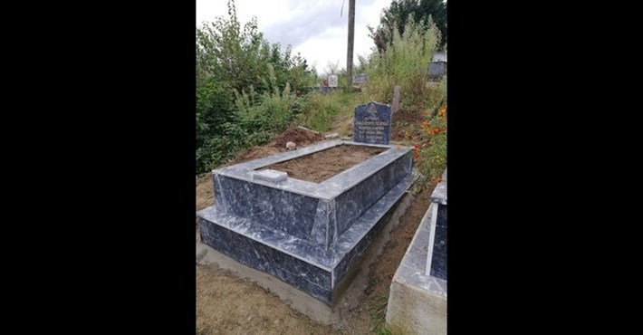 BURSA SİYAHI MERMER MEZARI MODELİMİZ
