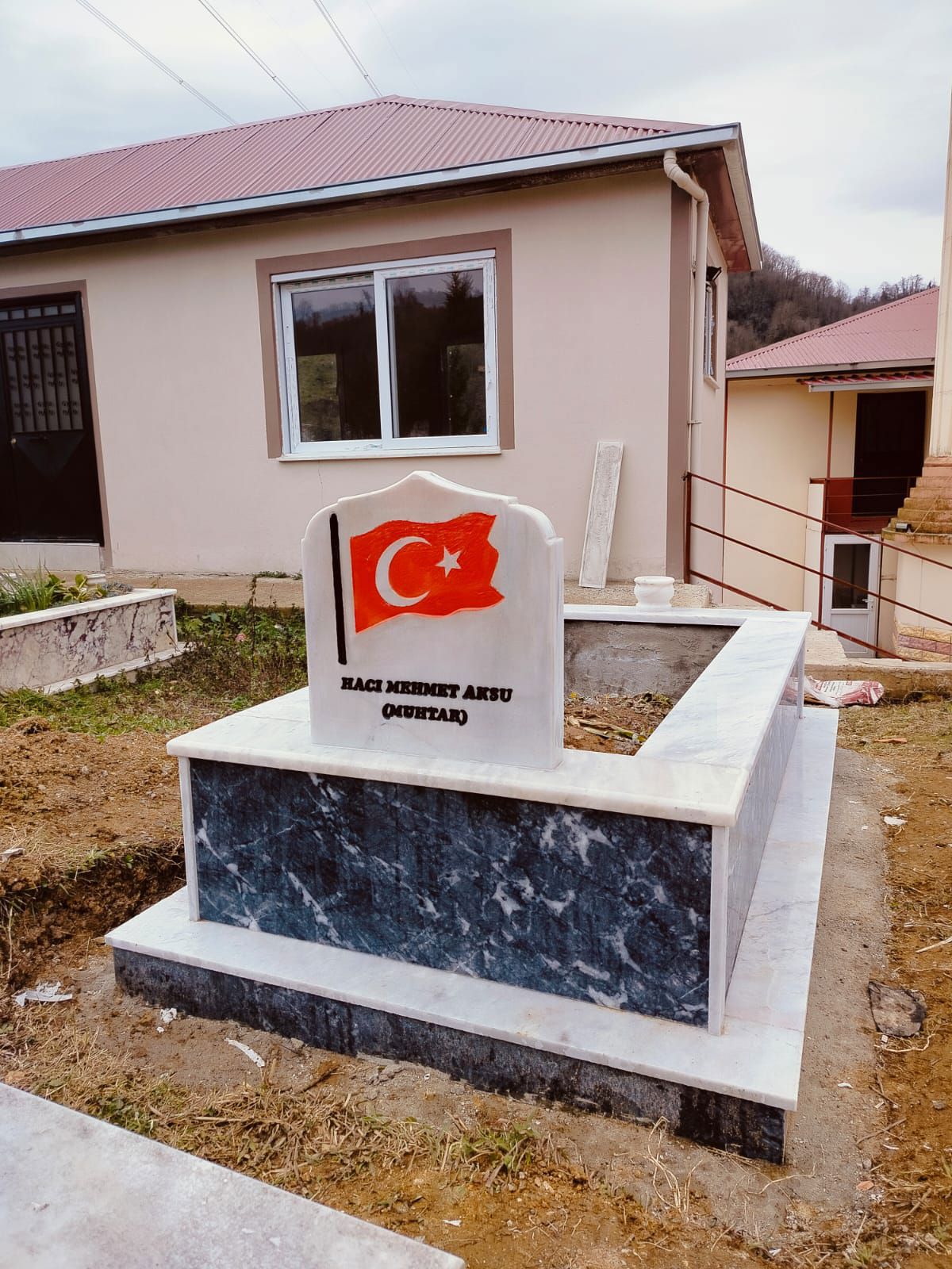 SEVDİKLERİNİZE...